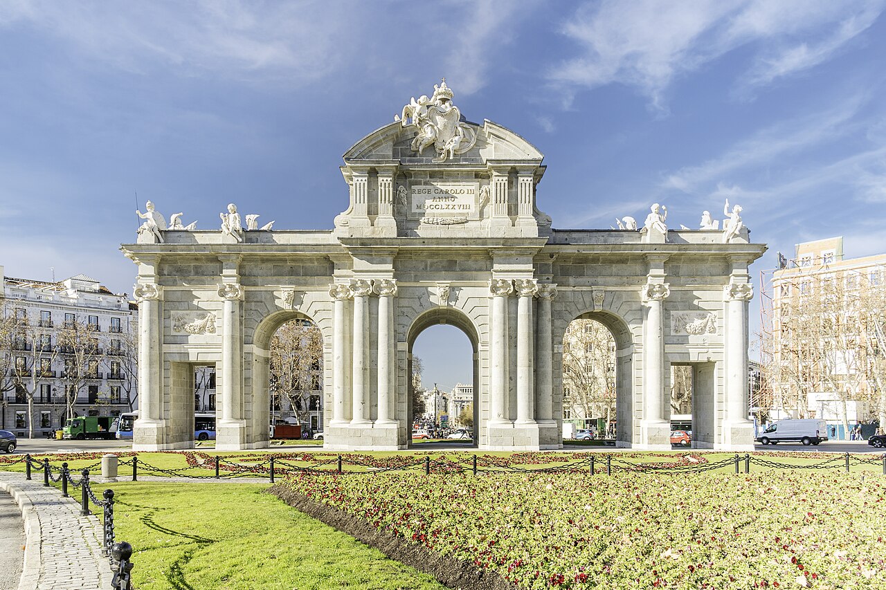 La Puerta de Alcalá, junto al Retiro de Madrid