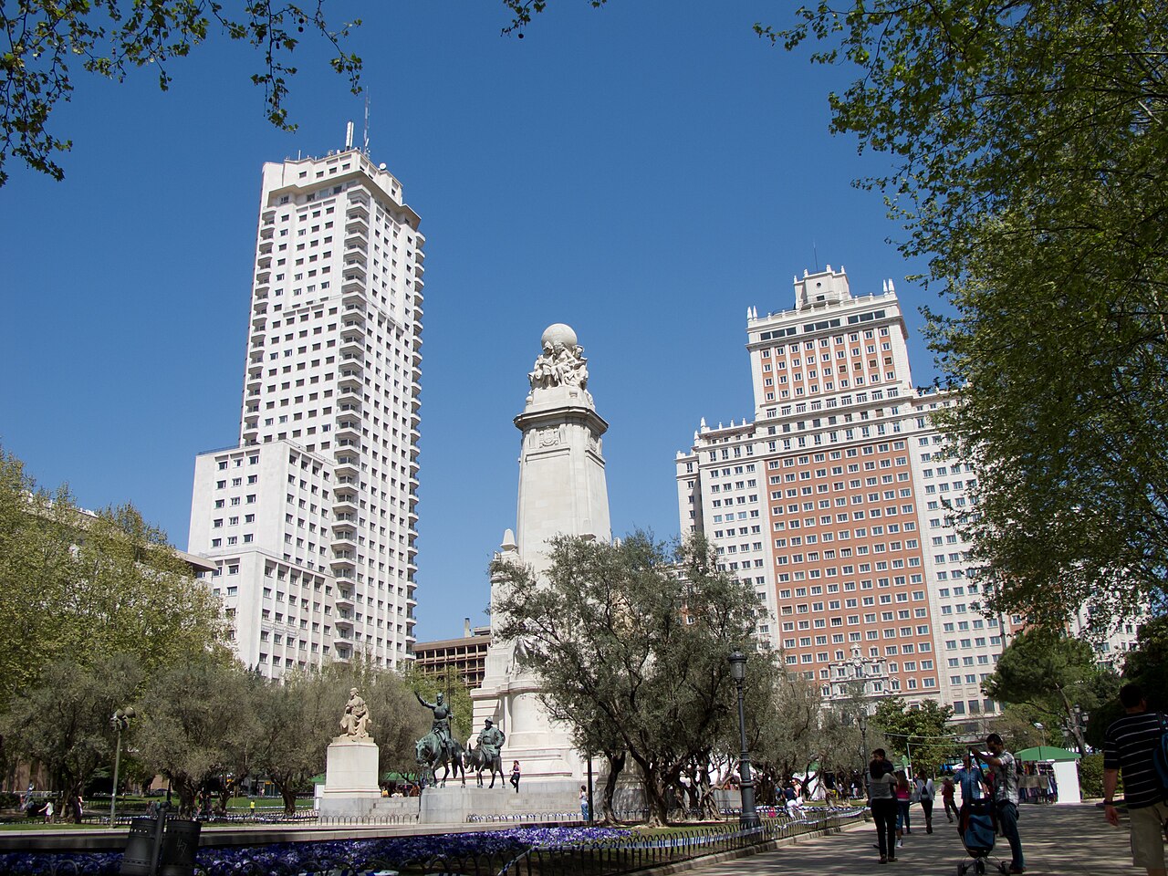 Plaza de España, referencia del distrito de Moncloa-Aravaca donde se encuentra el barrio de Valdemarín